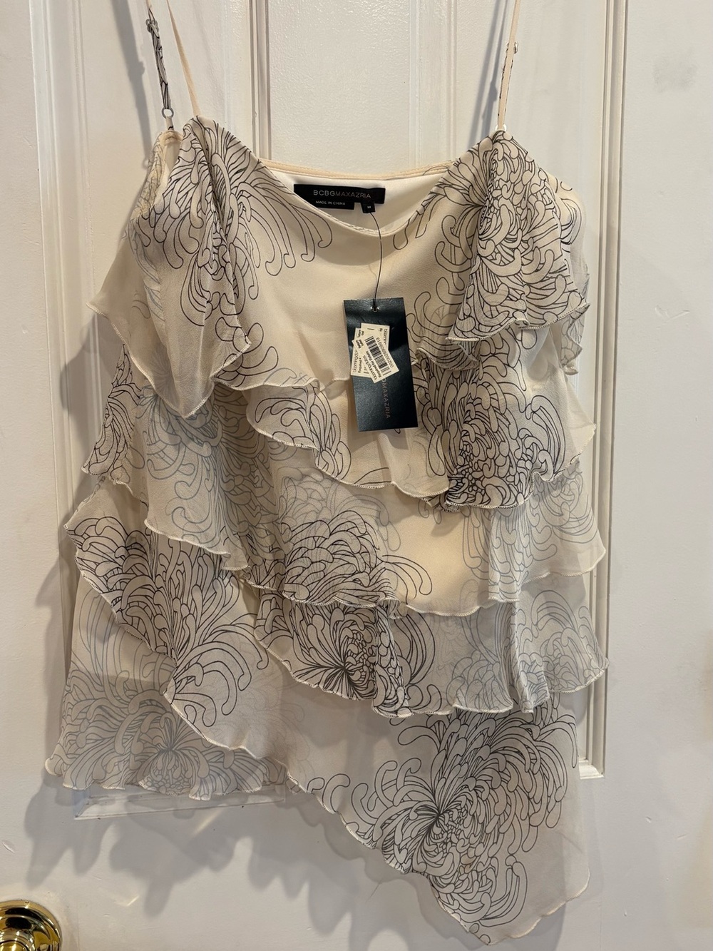 NWT! BCBG Women’s Cream Floral Ruffle Shirt. Size M